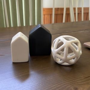 Hearth & Hand with magnolia Salt Pepper Shakers